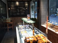 面包甜点陈列柜-津乐园(人人乐亚泰店)