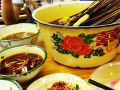 -拈签一笑黄牛肉辣卤串串