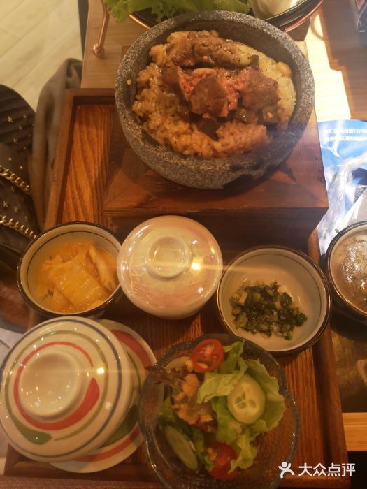 舞漁日料美人胶原锅(陆家嘴中心店)火焰厚肝牛舌丼饭图片