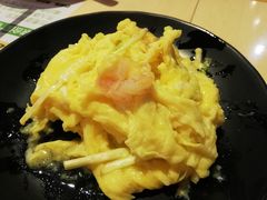 虾球韭黄炒滑蛋-来龙里 精致 东南亚餐室(万象城店)