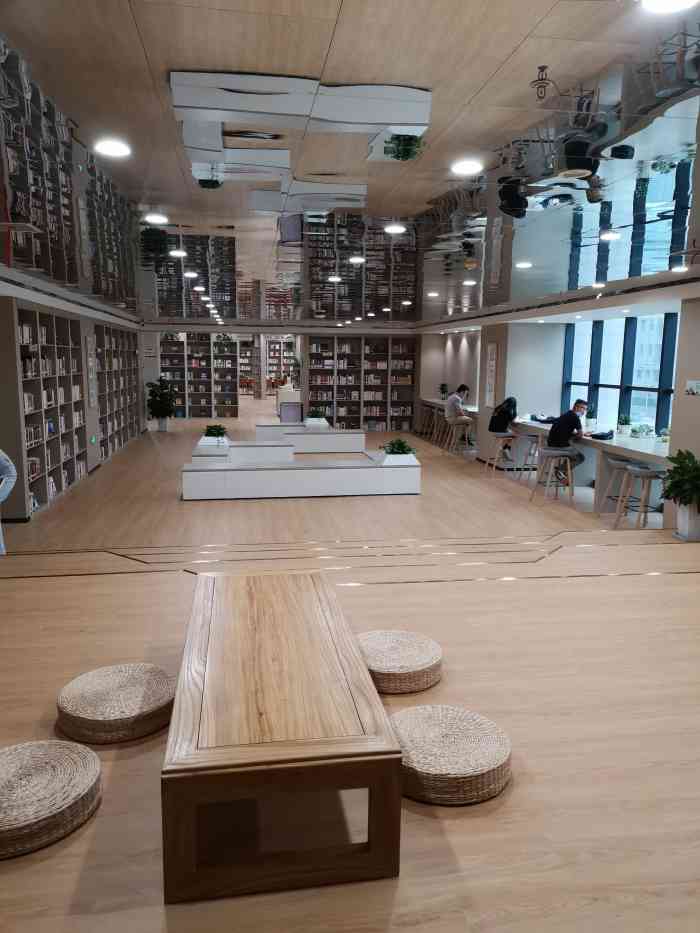 西安市未央区图书馆-"很棒的图书馆,安静,而且人流量也不算很多.