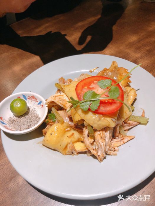 大头虾越式风味餐厅(光明广场店)越式盐焗麻油鸡图片