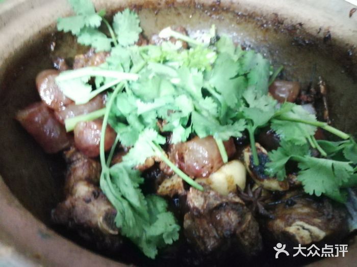 海口滨海新村143号海南老字号炒菜店腊肠排骨煲图片