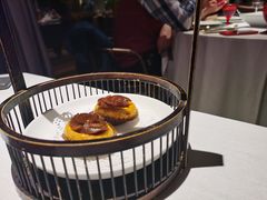 一口鲍鱼酥-三号黄浦会Canton Table