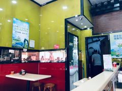 -龙记桂林米粉(财满街店)