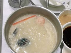 -红鼎豆捞·非遗鲍皇汤火锅(宝丰路店)