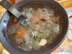 莲子枸杞雪耳羹-海盗虾饭·剥好的小龙虾饭(SOHO尚都店)