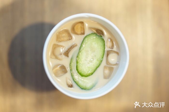 double win cafe(静安寺店)青瓜拿铁咖啡图片