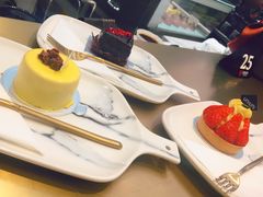 -UNI UNI(环亚凯瑟琳店)