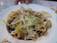 秋葵灼螺片-巧克力渔家.小船海鲜家常菜(三浴场店)