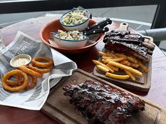 -Ribs & Burgers The Rocks