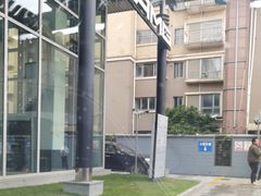 -上海星瀚奔驰4S店(红柳路店)