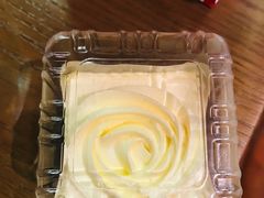 -红宝石·鲜奶小方·海派西点房(南丹店)