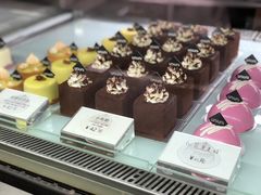 -UNI UNI(环亚凯瑟琳店)