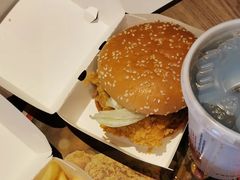 香辣鸡腿堡套餐-肯德基(大剧院店)