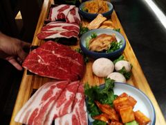 -明洞阿姨·韩式酱蟹烤肉·创意料理(三元桥店)