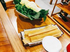 -毛辣果·贵州红酸汤牛肉火锅(西单店)