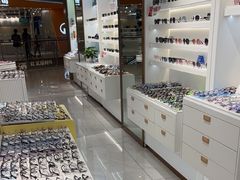 -J-Optical佳视明眼镜·蔡司视觉(青岛金茂览秀城店)