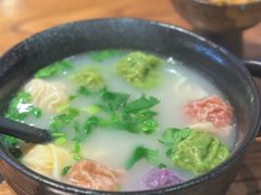 全家福馄饨-地二手作鱼汤馄饨(上街里店)