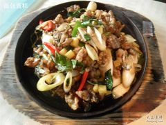 石头咕--铁板金不换京葱田鸡-石头咕(葵蓬店)