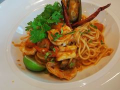 -Chom Cafe and Restaurant