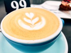 -UNI UNI(环亚凯瑟琳店)