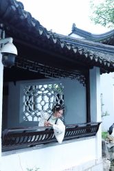 -一揽芳华汉服旗袍体验馆(拙政园店)
