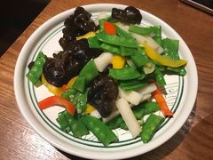 -云海肴·汽锅鸡·云南菜(天山百盛优客店)