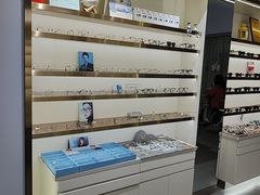 -视野联行眼镜•蔡司•依视路(温江店)