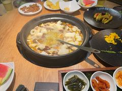-一朵菌·野生菌探索家火锅(南亚店)