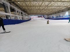 -乔波室内滑雪场