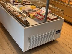 面包甜点陈列柜-好利来(山东路店)