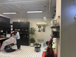 -老男孩男士理容馆·理发·烫染·修面