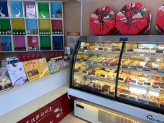 面包甜点陈列柜-清真红房子西饼屋(火星街店)