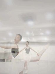 -昕艺尚皇家芭蕾舞蹈中心