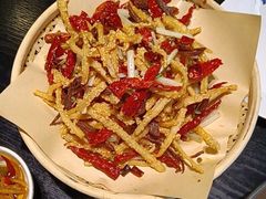 芝麻藕手撕牛肉-简小舍·民间手艺菜(武昌江滩店)