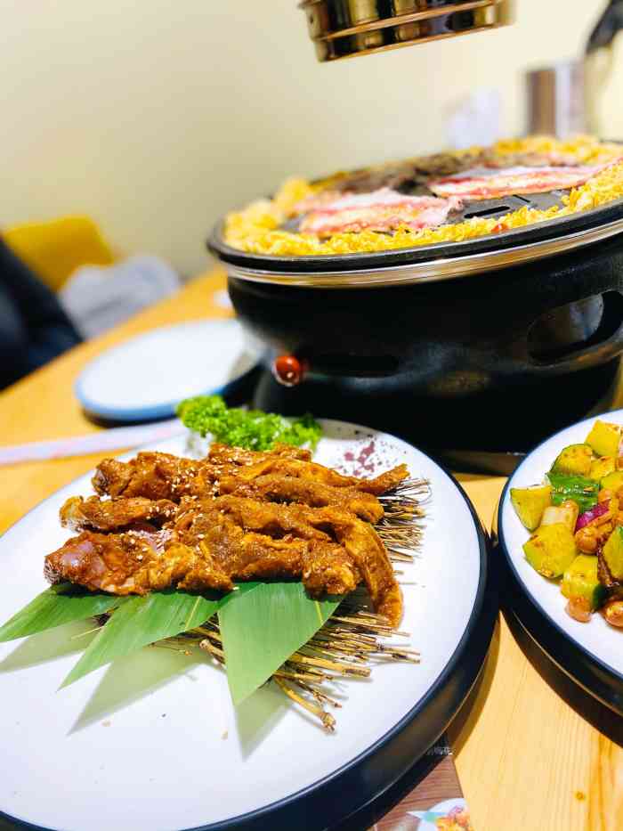 小放牛烤肉-"地址就在万科城小区二期外的共建麻雀虽小.
