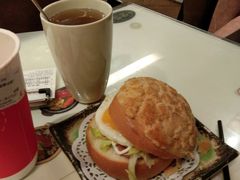 -新大咀港式茶餐厅(宝山万达店)