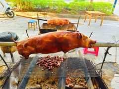 烤生态小耳朵猪-张宏波烧猪店