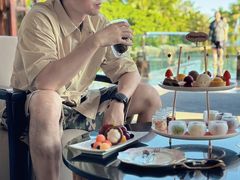 -亚龙湾喜来登·美景台大堂吧