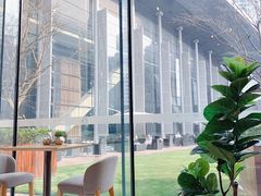 靠窗位-花园5號餐厅