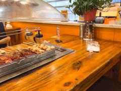 -哈尔滨小酒馆·鲜肉现穿自助烧烤(康新花园店)