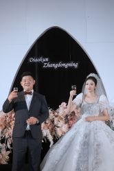 -莫小姐婚纱