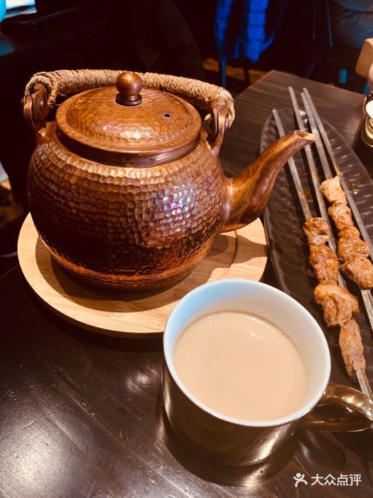 锡伯新疆餐厅(丰盛里店)新疆奶茶图片