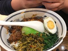 蚝汁卤肉饭-黑白电视长沙小吃(悦汇城店)