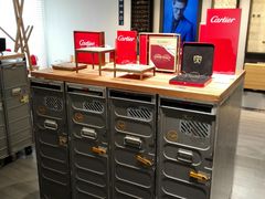 -目艮眼镜SHOWROOM(品牌集合店)