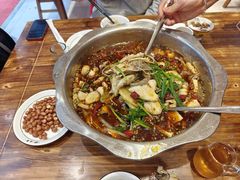 -乡土特色.冷锅鱼.牦牛肉汤锅