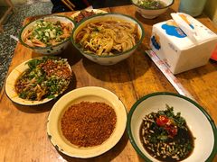 -拈签一笑黄牛肉辣卤串串