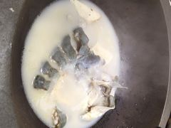 iphone_upload_pic-咕嘟草帽鱼·牛奶一样的鲜鱼汤(包河万达广场创始店)