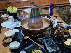 -果松木炭酸菜铜火锅·外婆参鸡汤